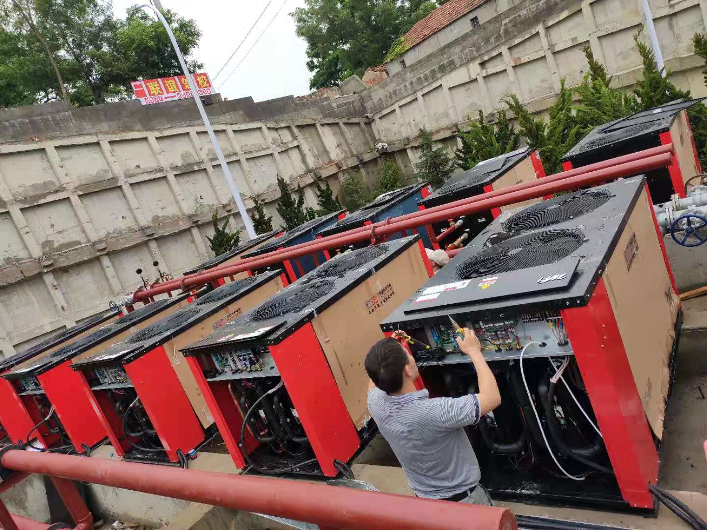 寧德路小學(xué)舒適空調(diào)系統(tǒng)